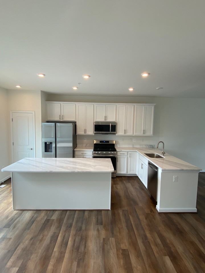 225 Jenkins Way #21 - Photo 3 of 15