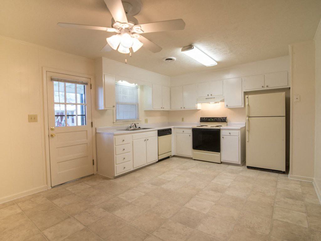 Chateau Terrace - Photo 7 of 10