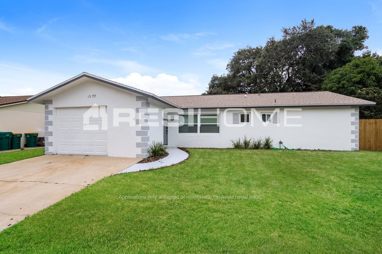 1300 Circlewood Dr - Photo 3 of 23