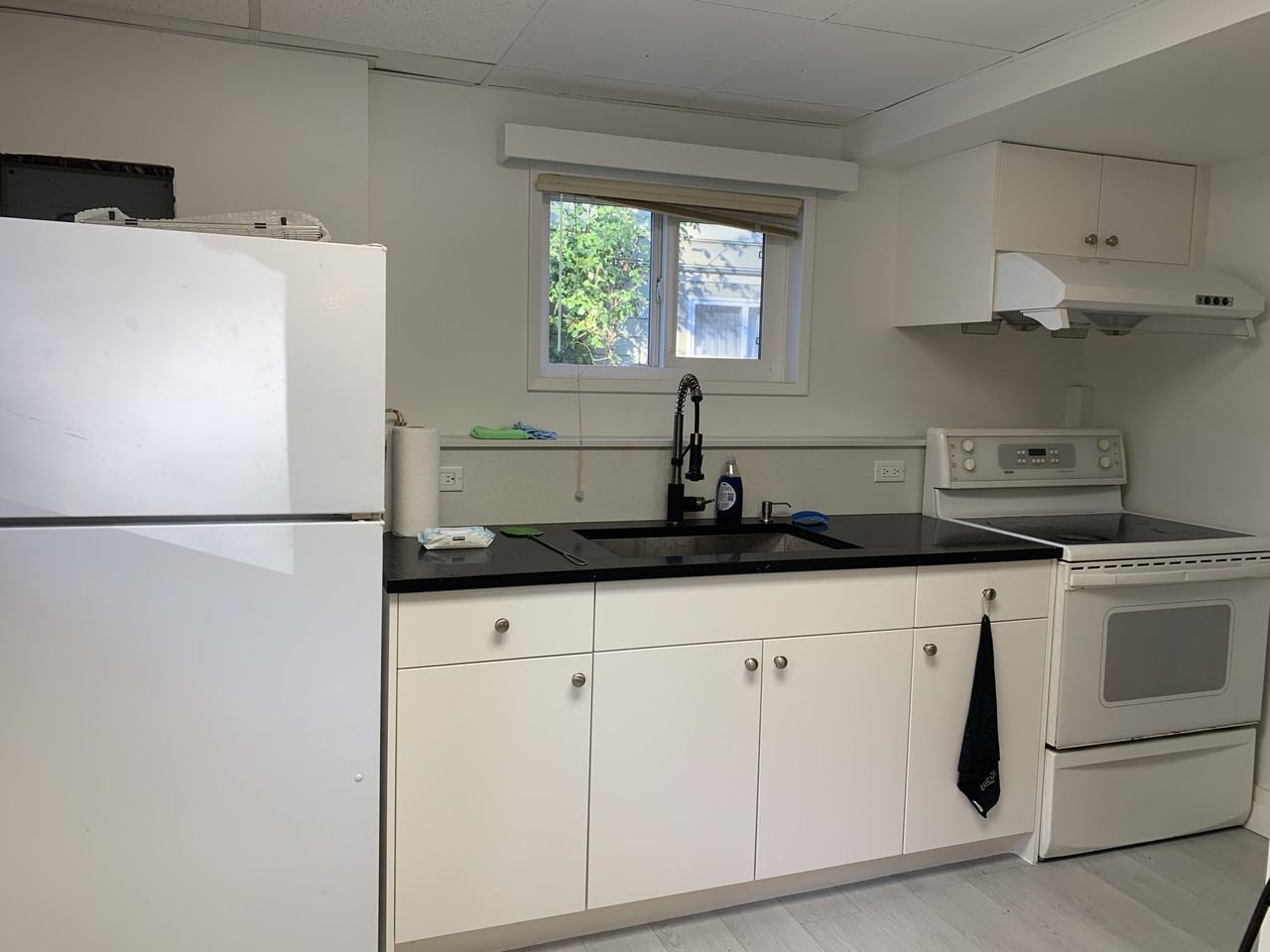 2925 Noel Drive - Photo 2 of 6