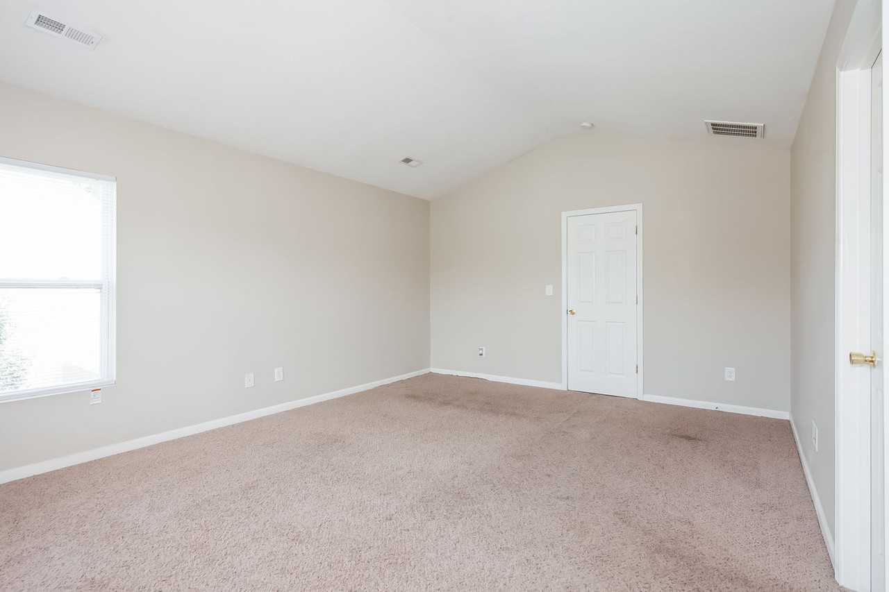 1781 Red Bird Cir - Photo 3 of 14