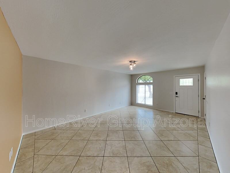 1246 E Monroe St - Photo 2 of 22