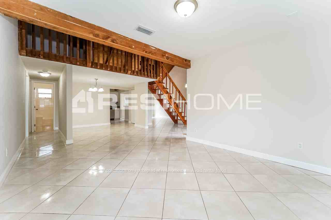 8961 Bermuda Dr - Photo 3 of 22