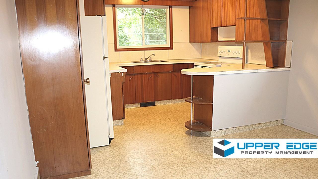 598 Kent Rd - Photo 3 of 13