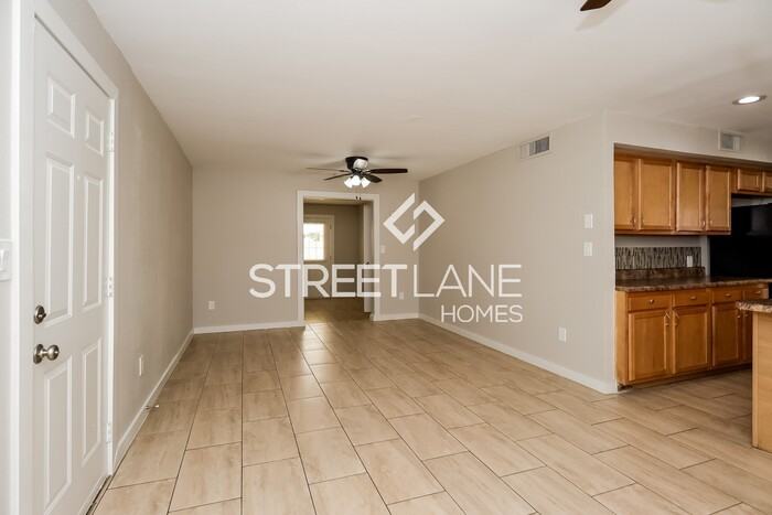 2211 N 54th Ln - Photo 3 of 15