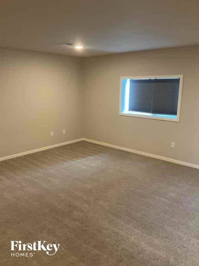 12250 Nw Belmont Dr - Photo 3 of 11