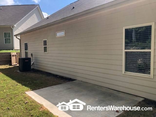 318 Hood Park Dr - Photo 2 of 12