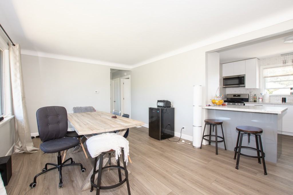 32 Collier Road South - Photo 2 of 12