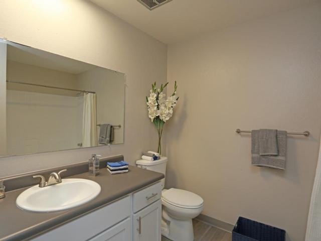 2201 14th Ave - Photo 4 of 27