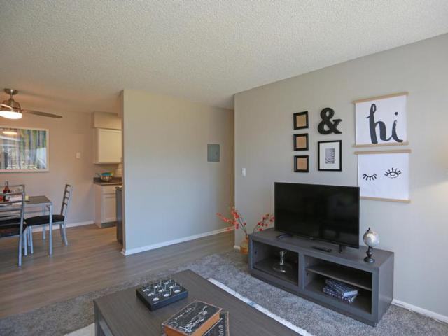 2201 14th Ave - Photo 3 of 27