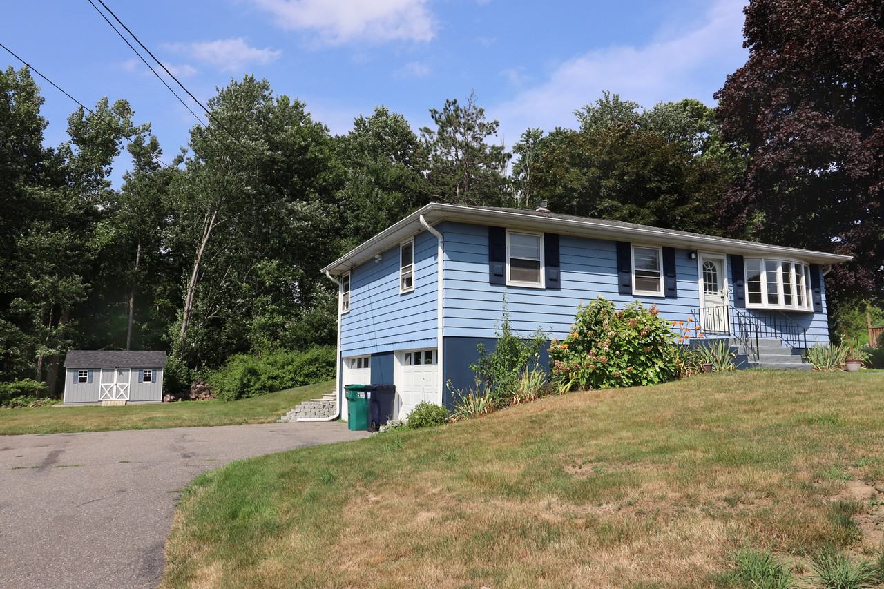 24 Kathy Drive - Photo 2 of 23