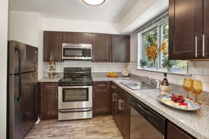 featured image of 100 Oakwood Vlg