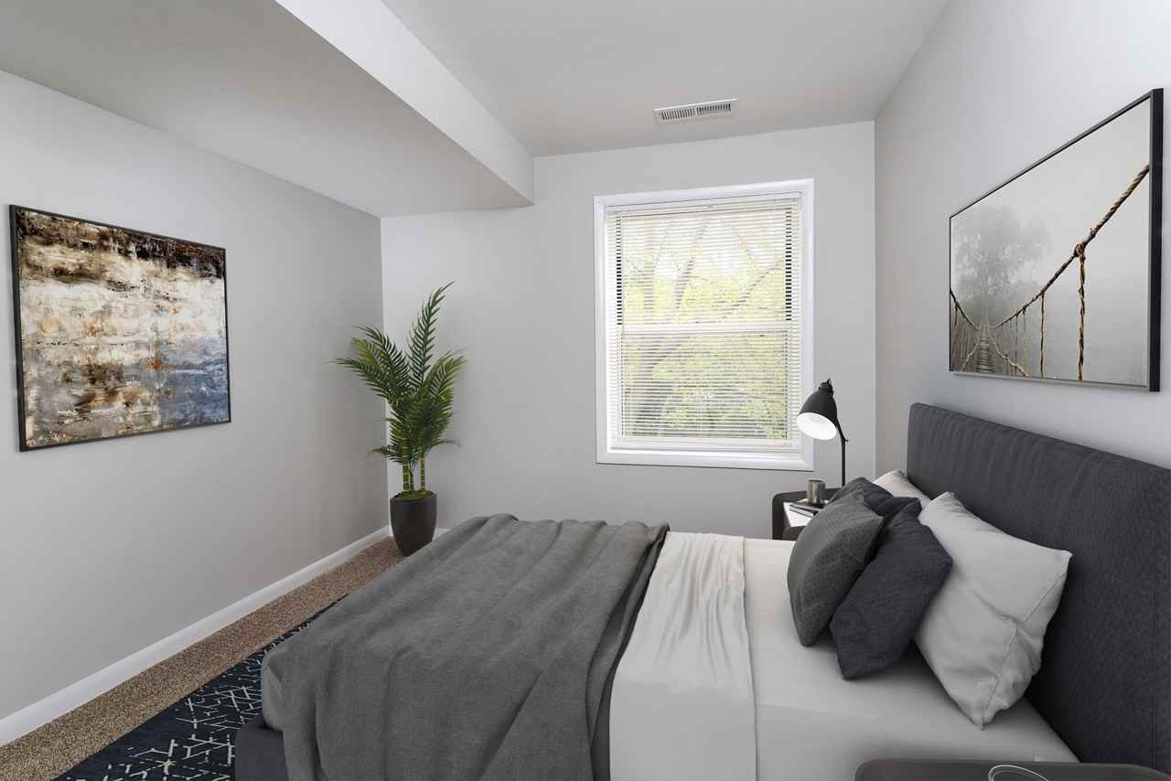 Yorkshire Apartments - Photo 6 of 23