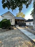 featured image of 947 Clark St