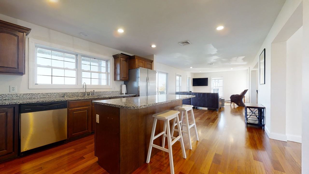 11 Defelice Rd - Photo 2 of 20