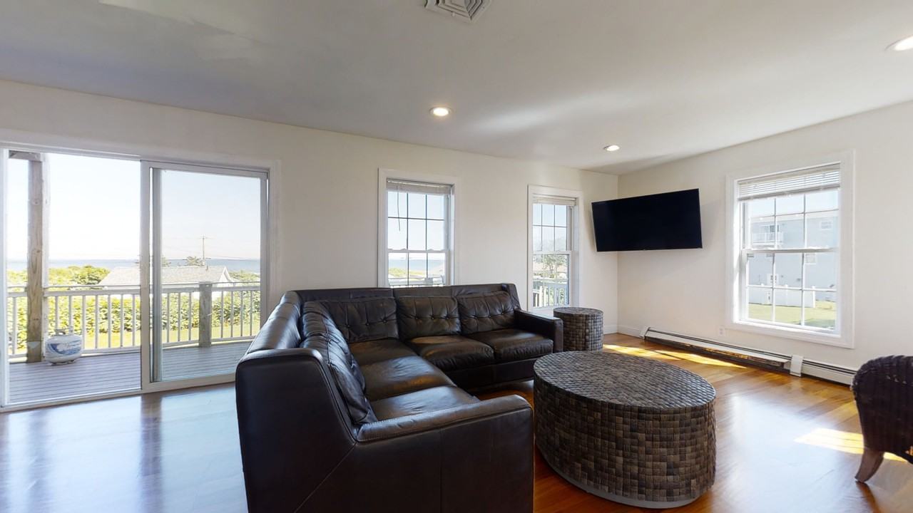 11 Defelice Rd - Photo 3 of 20