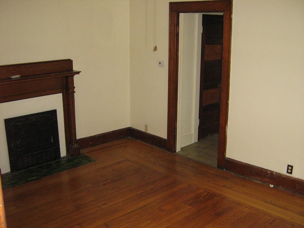 121 Sedgwick St #1 - Photo 3 of 17