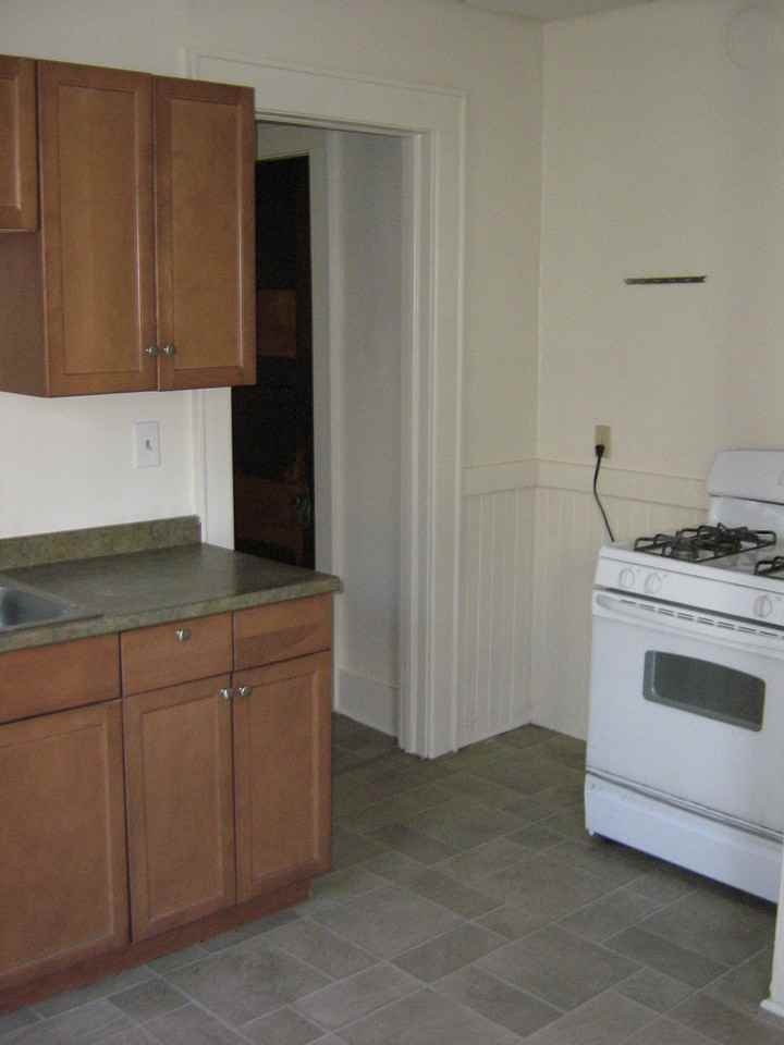 121 Sedgwick St #1 - Photo 4 of 17
