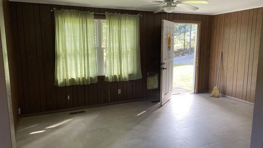 118 County Road 182 - Photo 2 of 9