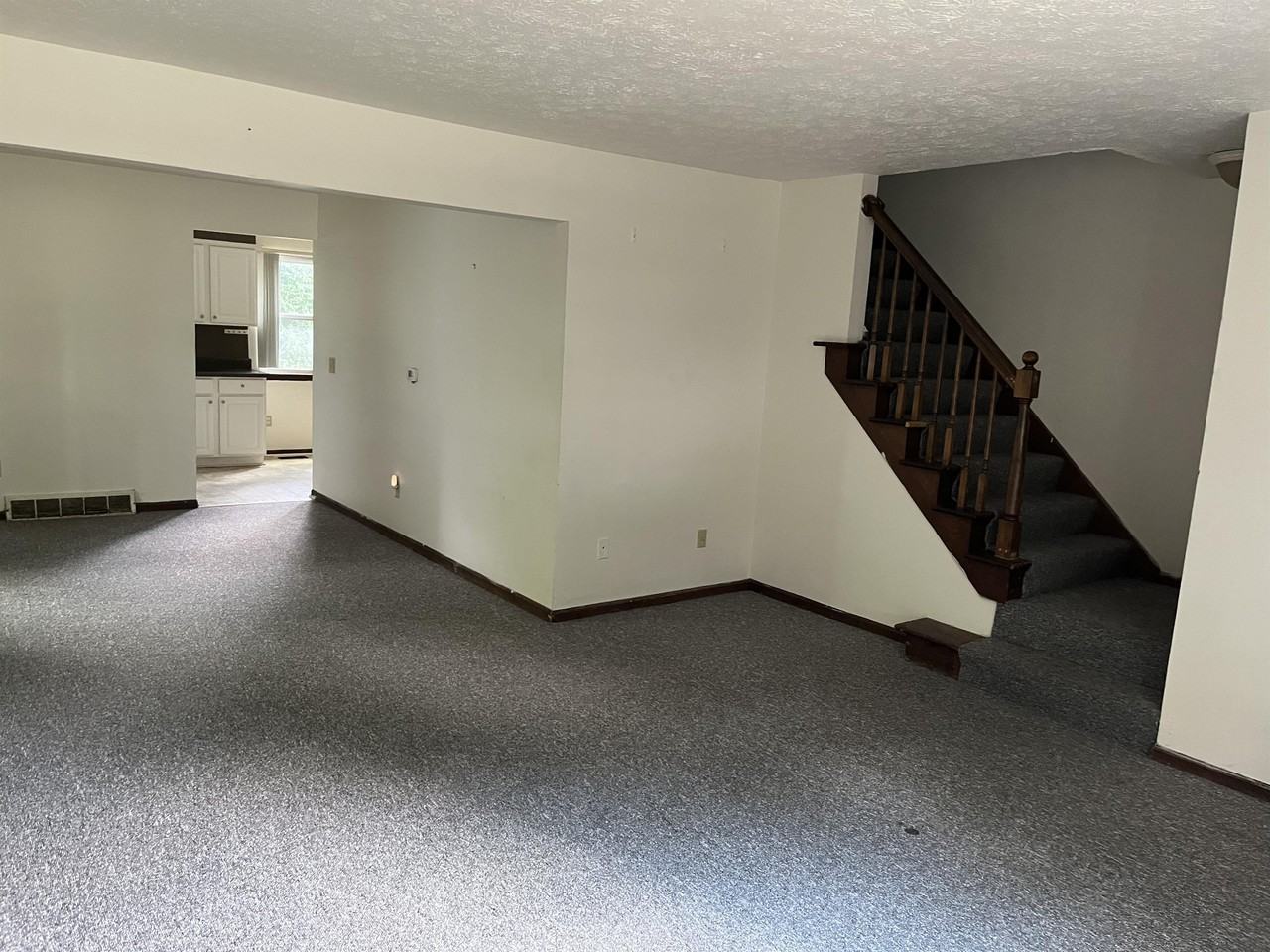 438 Spartan Ave #438 - Photo 4 of 17