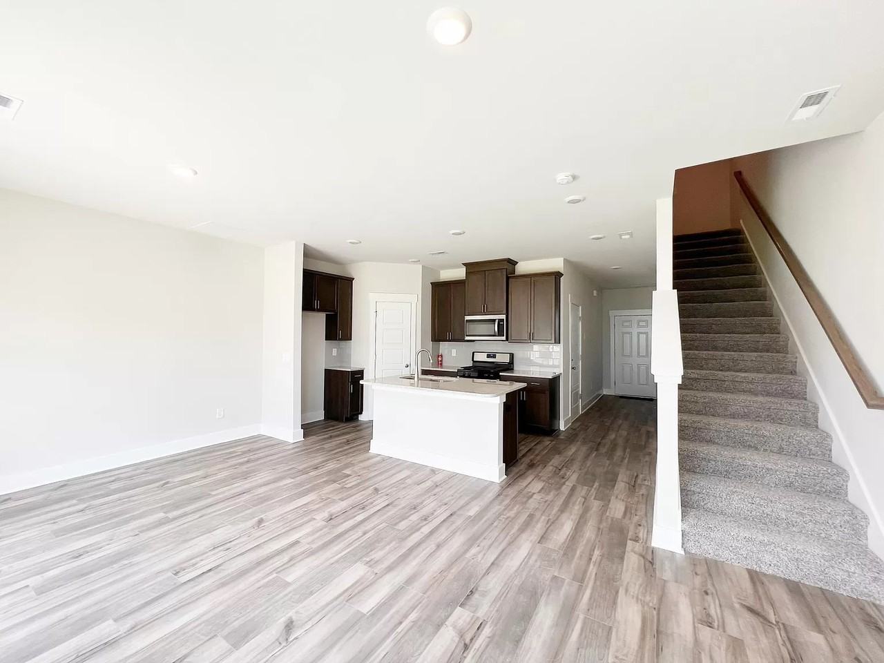 4 Beachley Pl #1 - Photo 6 of 16