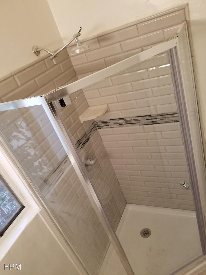 1018 N Mariposa Ave. - Photo 2 of 4