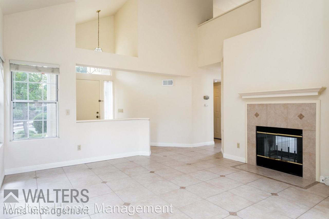 14190 Carmel Ridge Rd - Photo 3 of 17