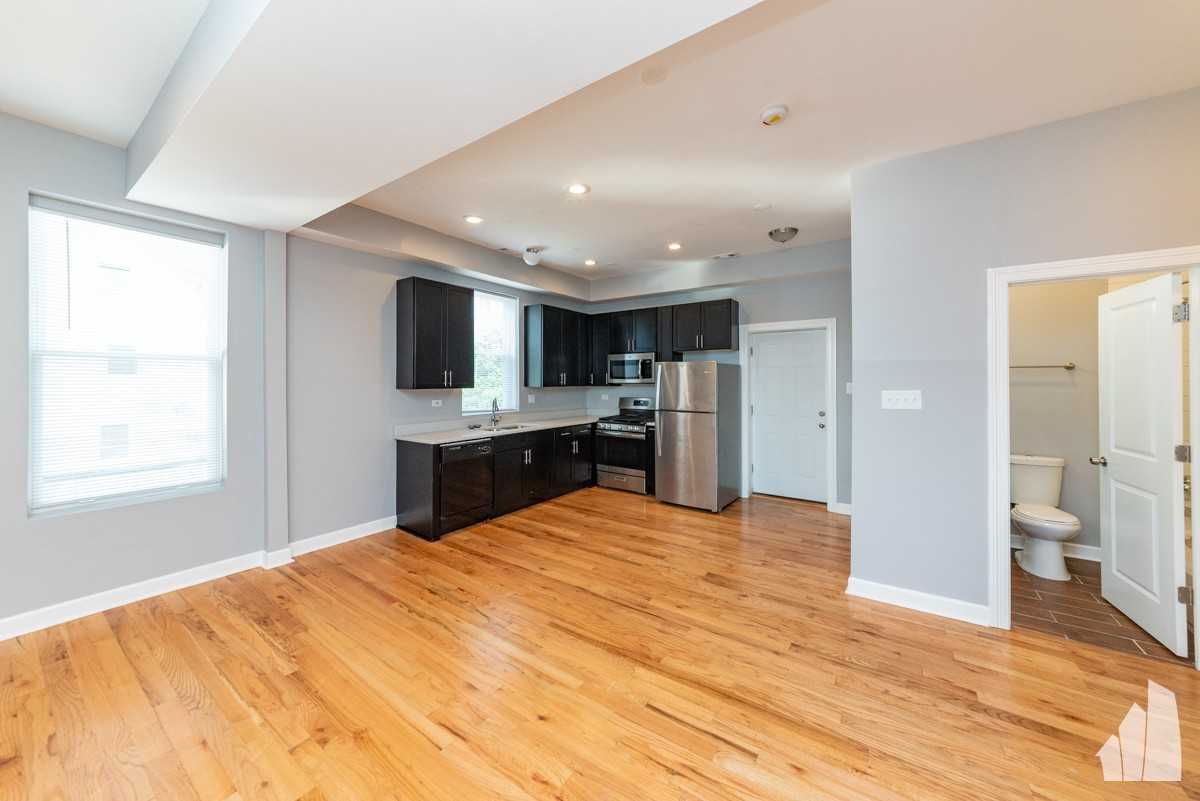 2724 W 16th St #2 - Photo 2 of 15