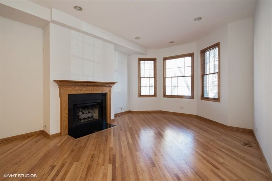 623 W Briar Pl #1 - Photo 2 of 13