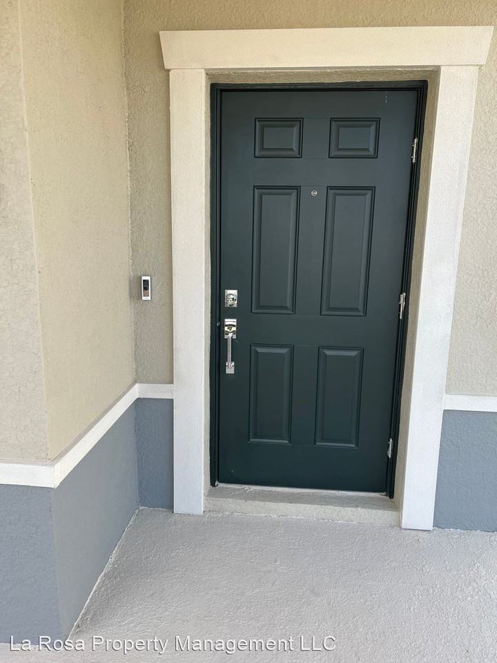 1446 Waverunner Ln - Photo 2 of 39