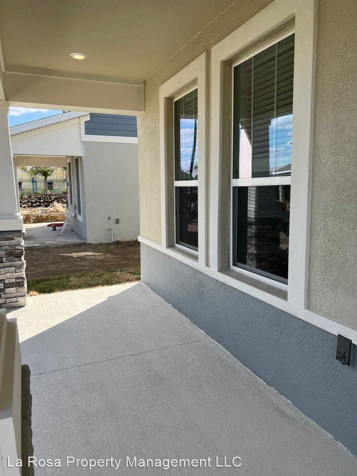 1446 Waverunner Ln - Photo 3 of 39