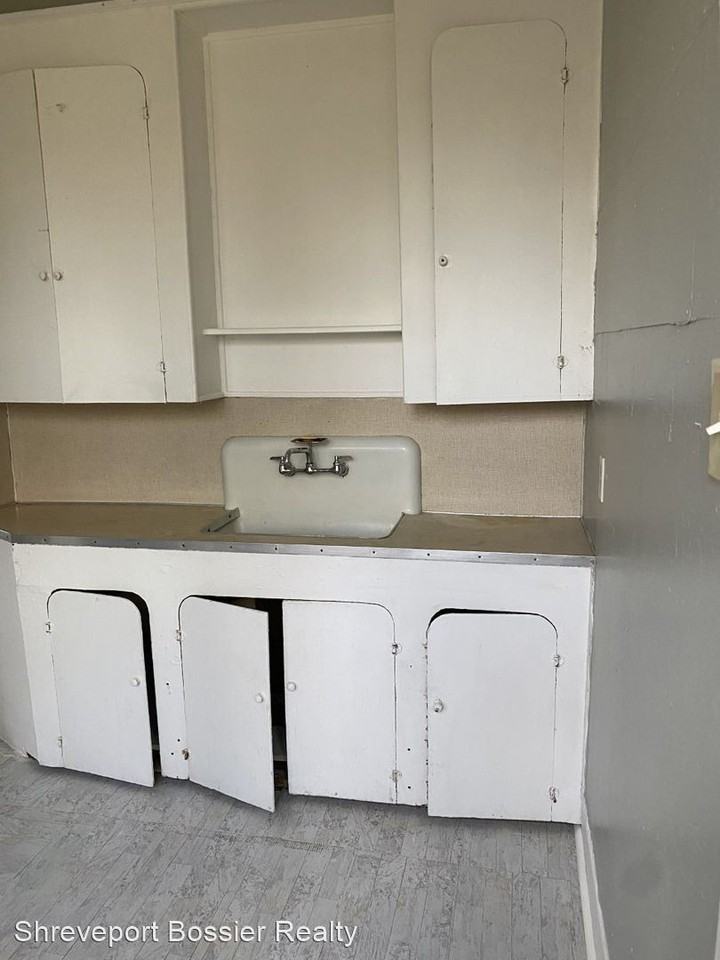 Creswell Ave - Photo 2 of 5