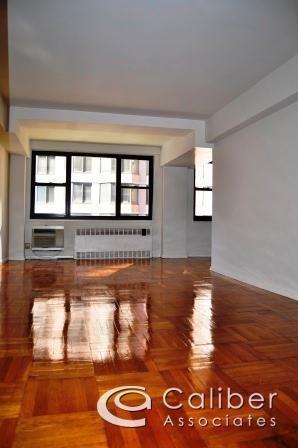 E 39th St #RJ58