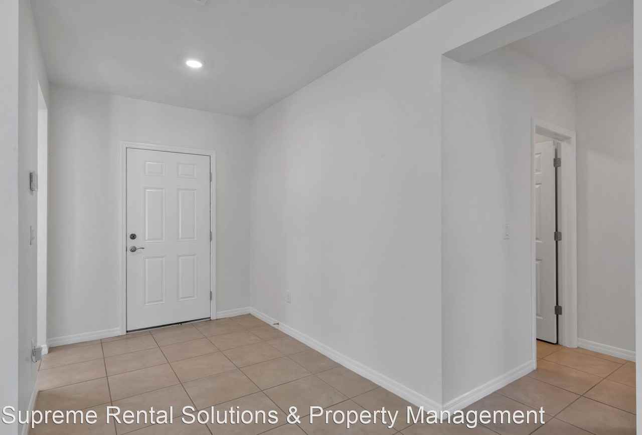 2220 Ne 5th Ave - Photo 2 of 20