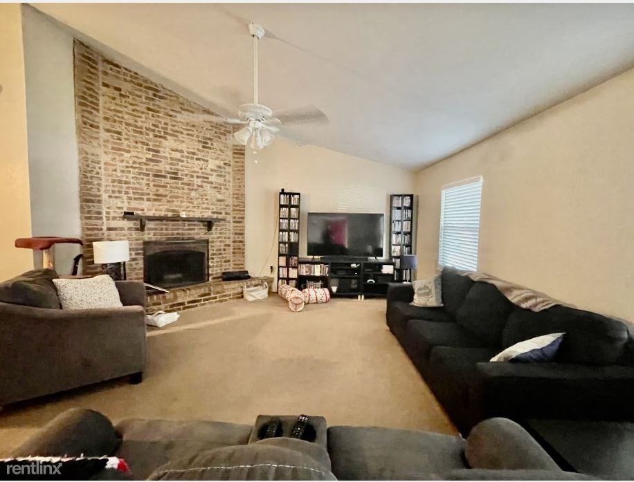 5649 N Colony Blvd - Photo 2 of 6