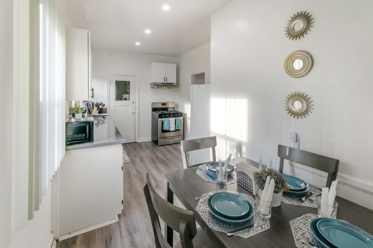 1296 S Citrus Ave #1296 - Photo 3 of 25