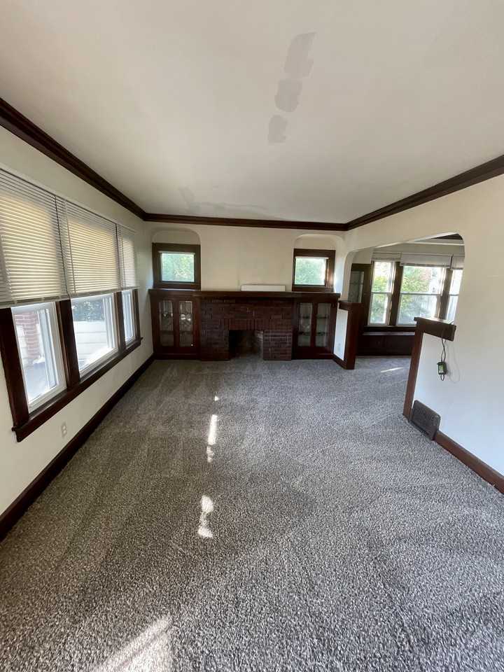 1042 Mozina Dr - Photo 2 of 10