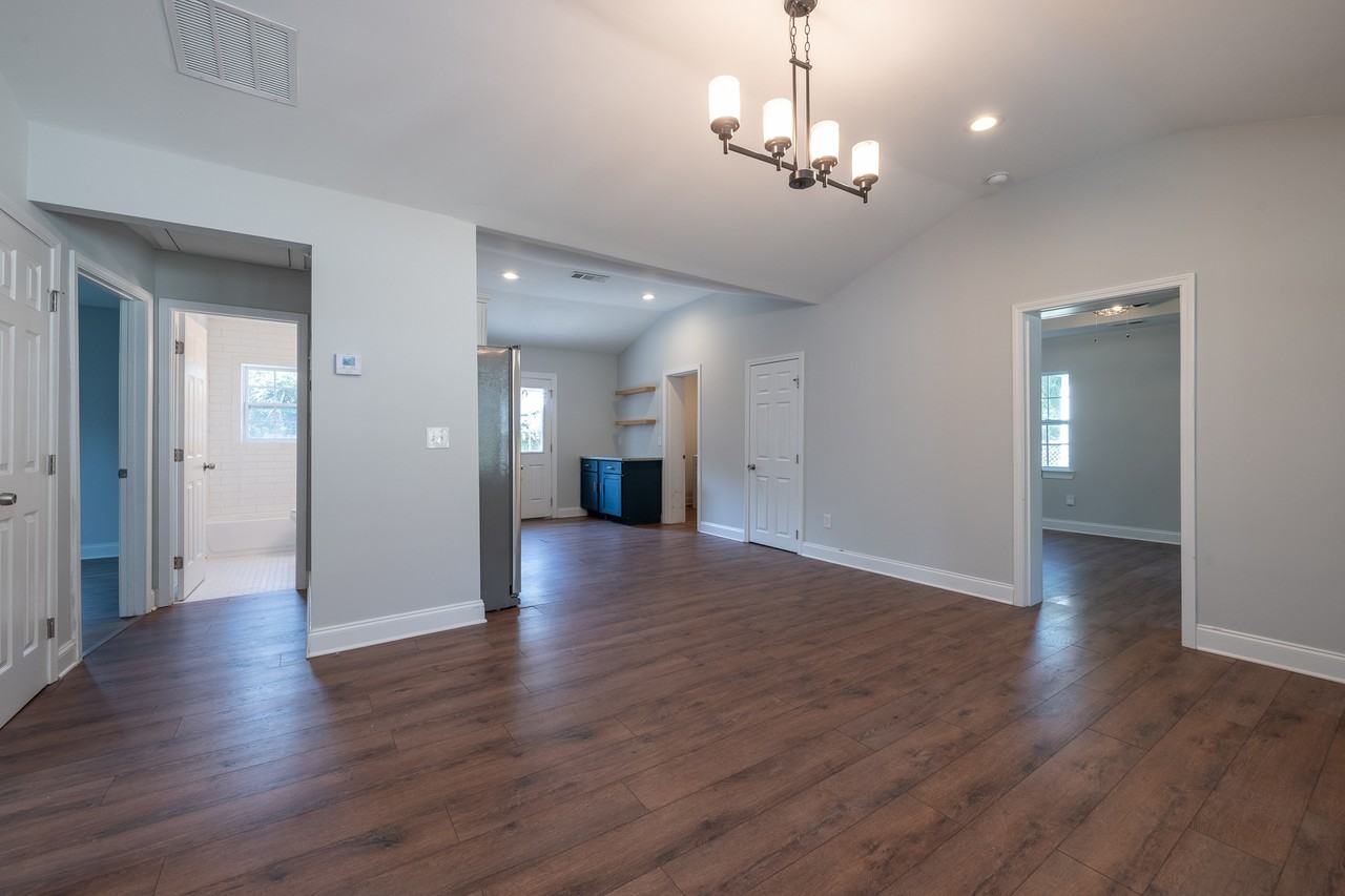 331 Camilla Cir Sw - Photo 3 of 18