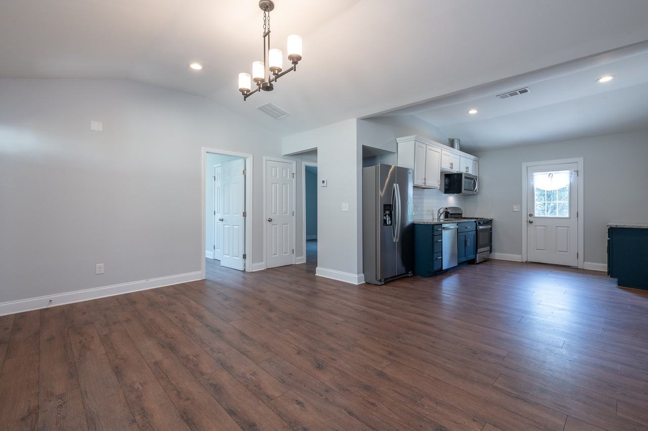 331 Camilla Cir Sw - Photo 4 of 18