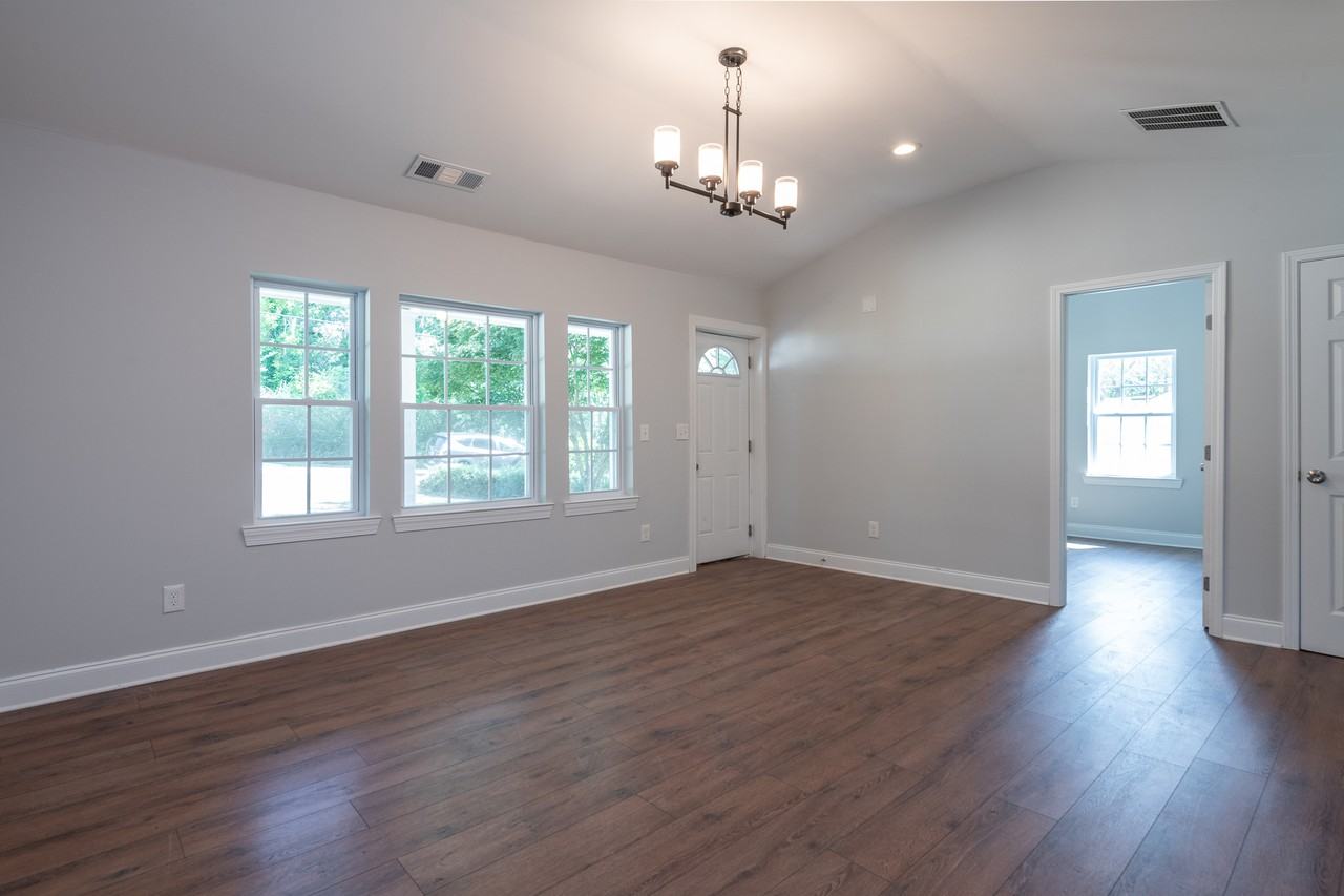 331 Camilla Cir Sw - Photo 5 of 18