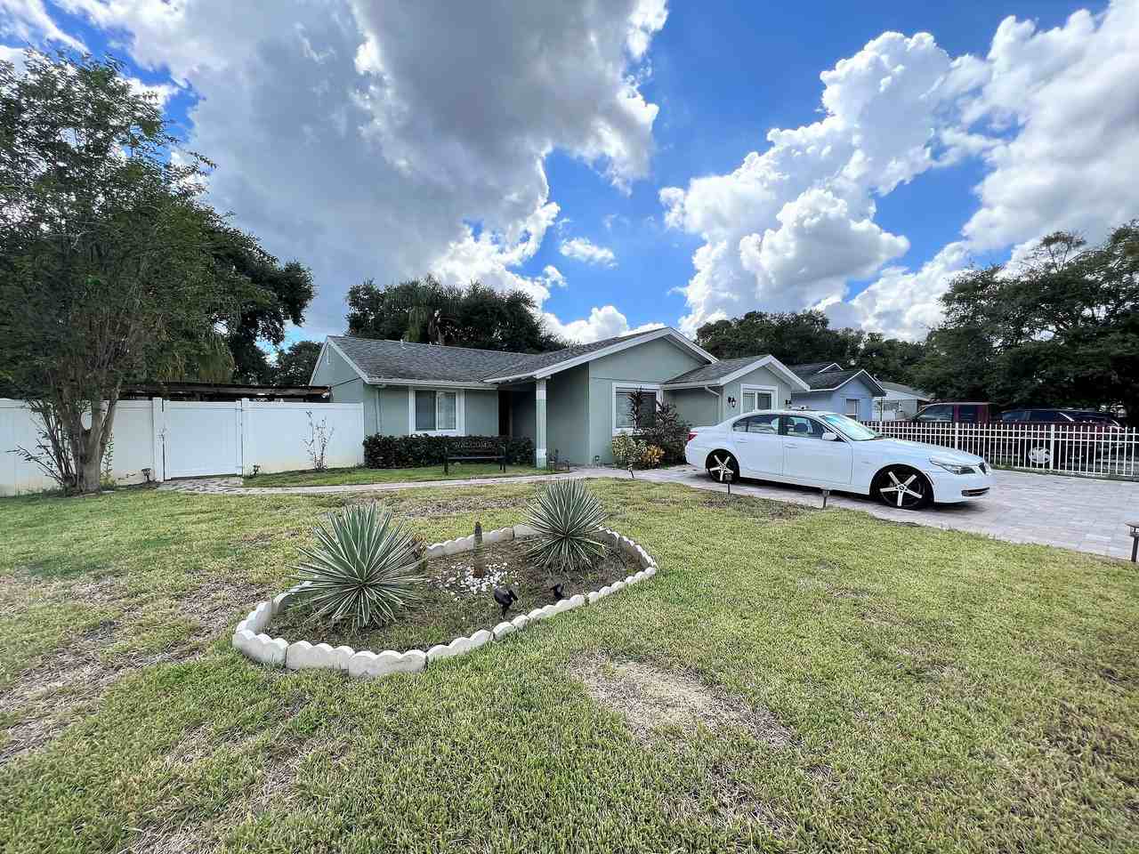 12602 Nicole Ln - Photo 3 of 21