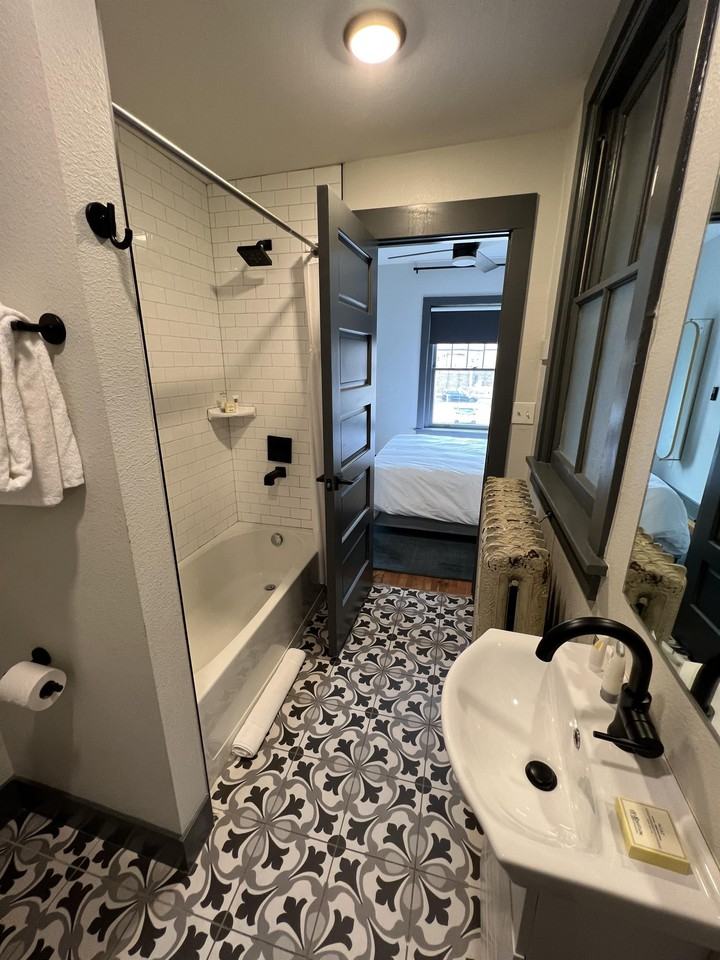 630 E 16th Ave #302 - Photo 7 of 11