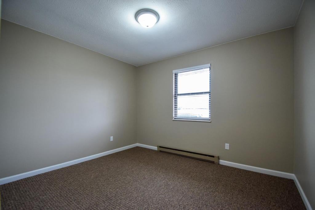 3425 Lilac Ln - Photo 3 of 10