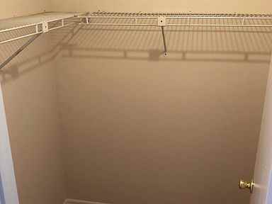 813 Waters Edge Dr #4N - Photo 2 of 8