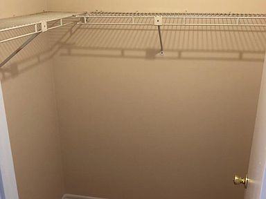 813 Waters Edge Dr #4N - Photo 3 of 8