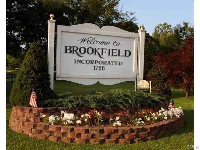 110 Homestead Ln #110 - Photo 2 of 20