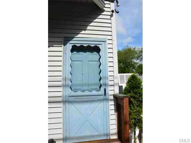 303 Newtown Ave - Photo 2 of 17