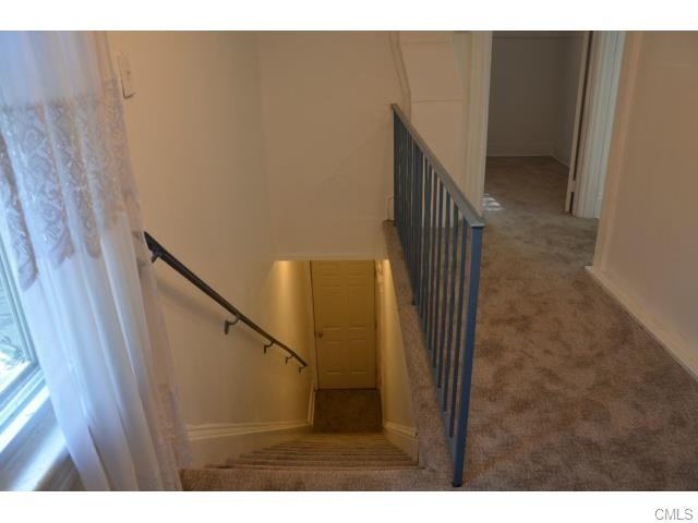 303 Newtown Ave - Photo 3 of 17