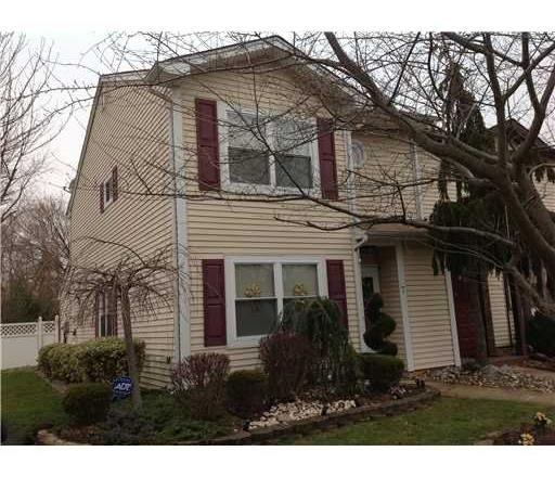 7 Stanley Ave - Photo 2 of 10