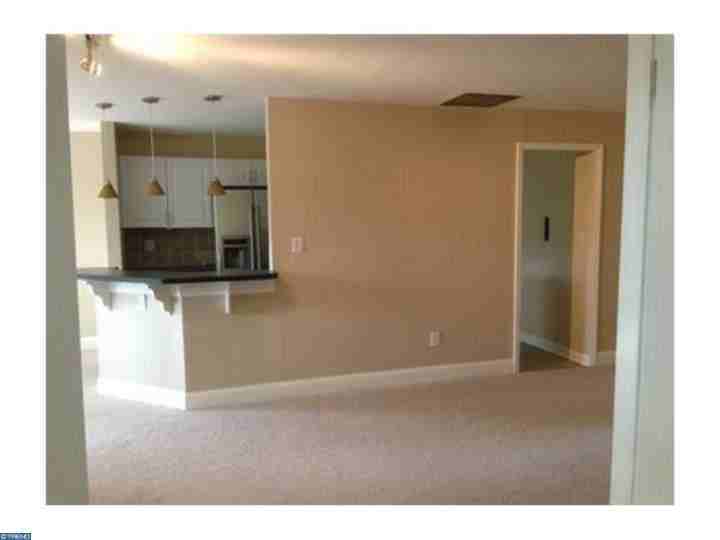 2192 Ash Ct - Photo 3 of 5